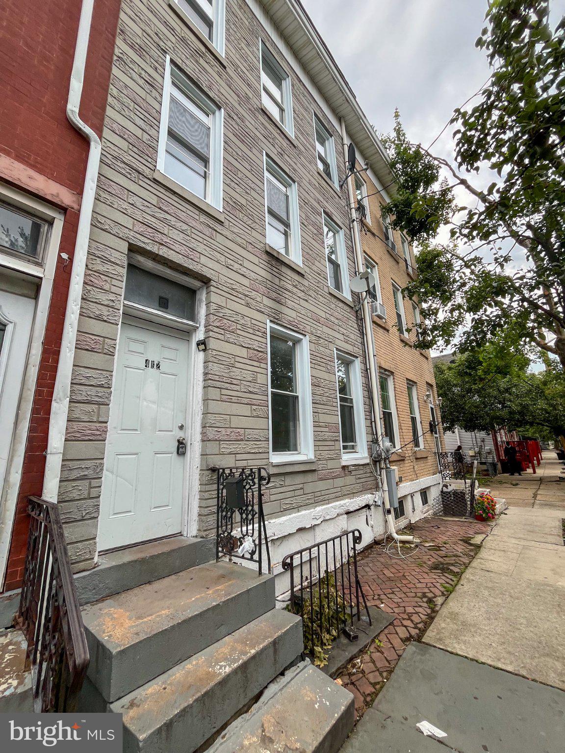 412 LAMBERTON STREET