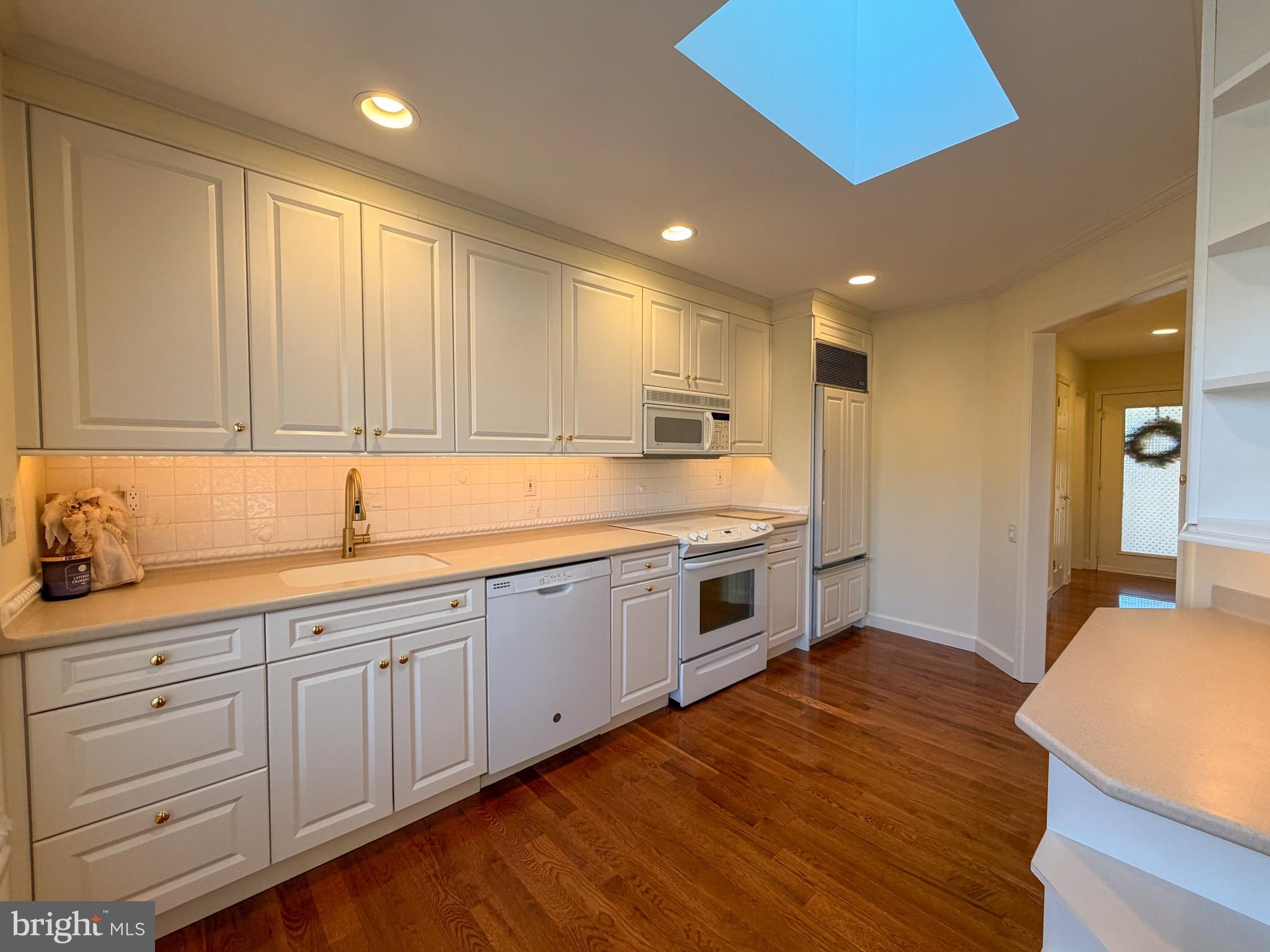 RUNNYMEADE FARMS - Residential Lease