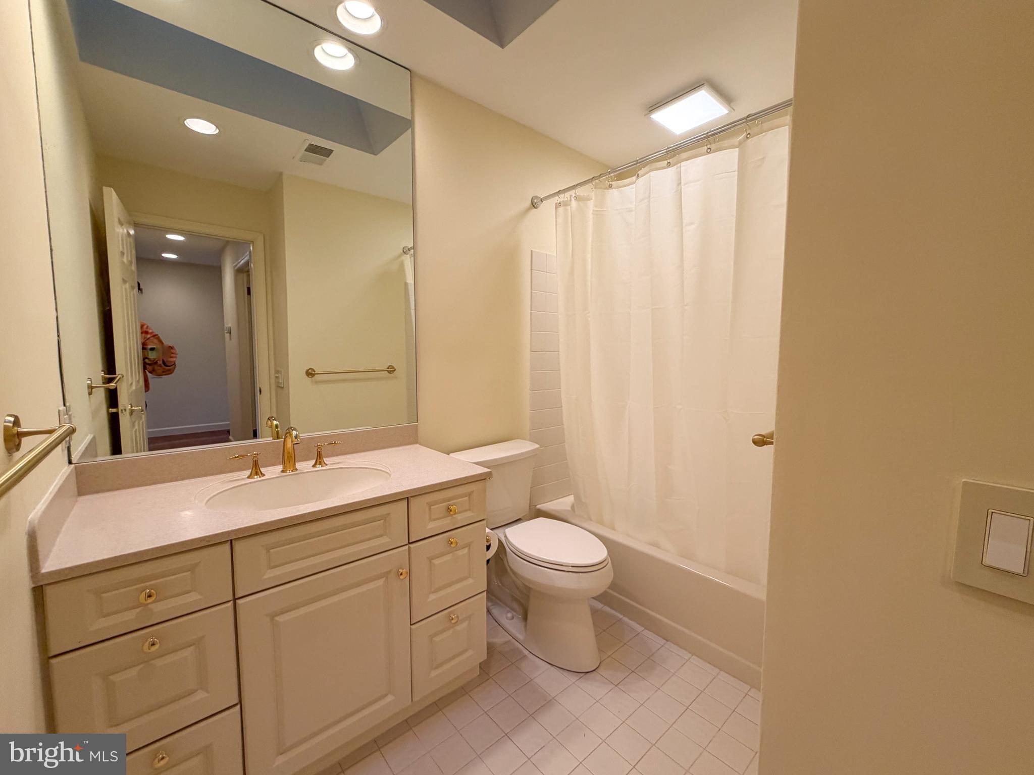 RUNNYMEADE FARMS - Residential Lease