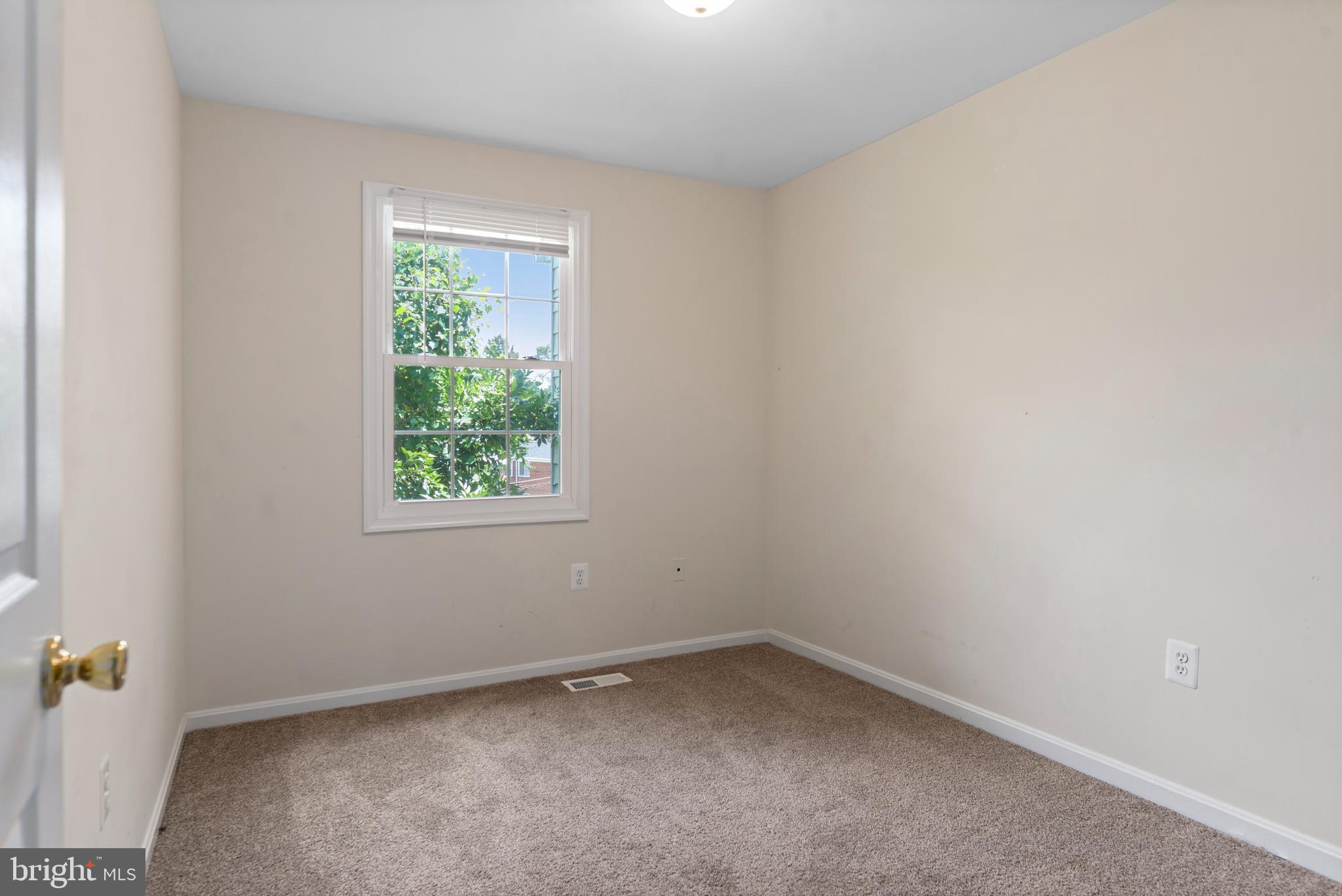 HILLCREST TOWNE - Residential