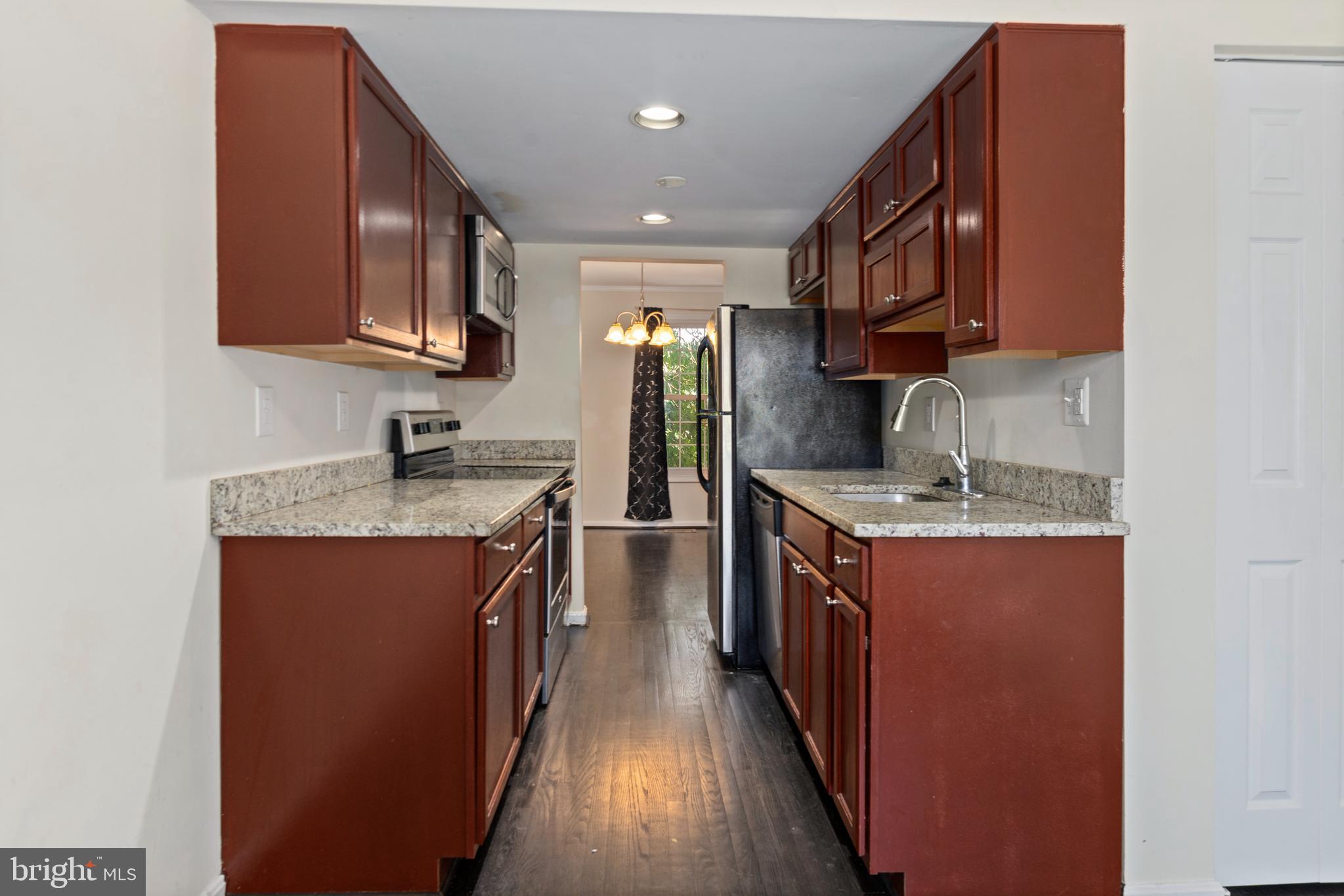 HILLCREST TOWNE - Residential