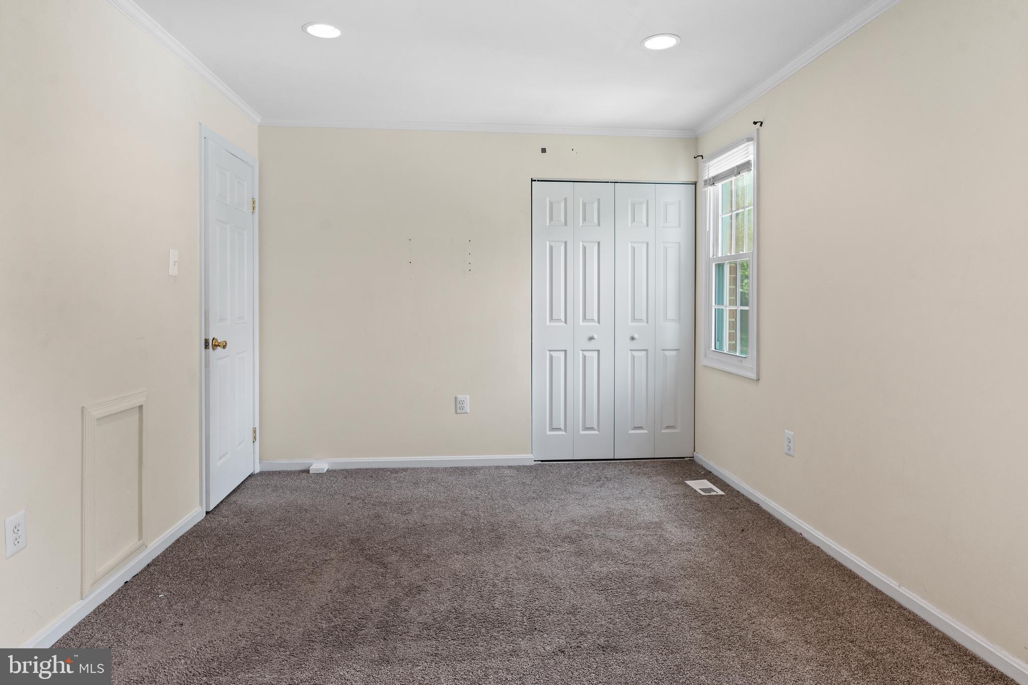 HILLCREST TOWNE - Residential