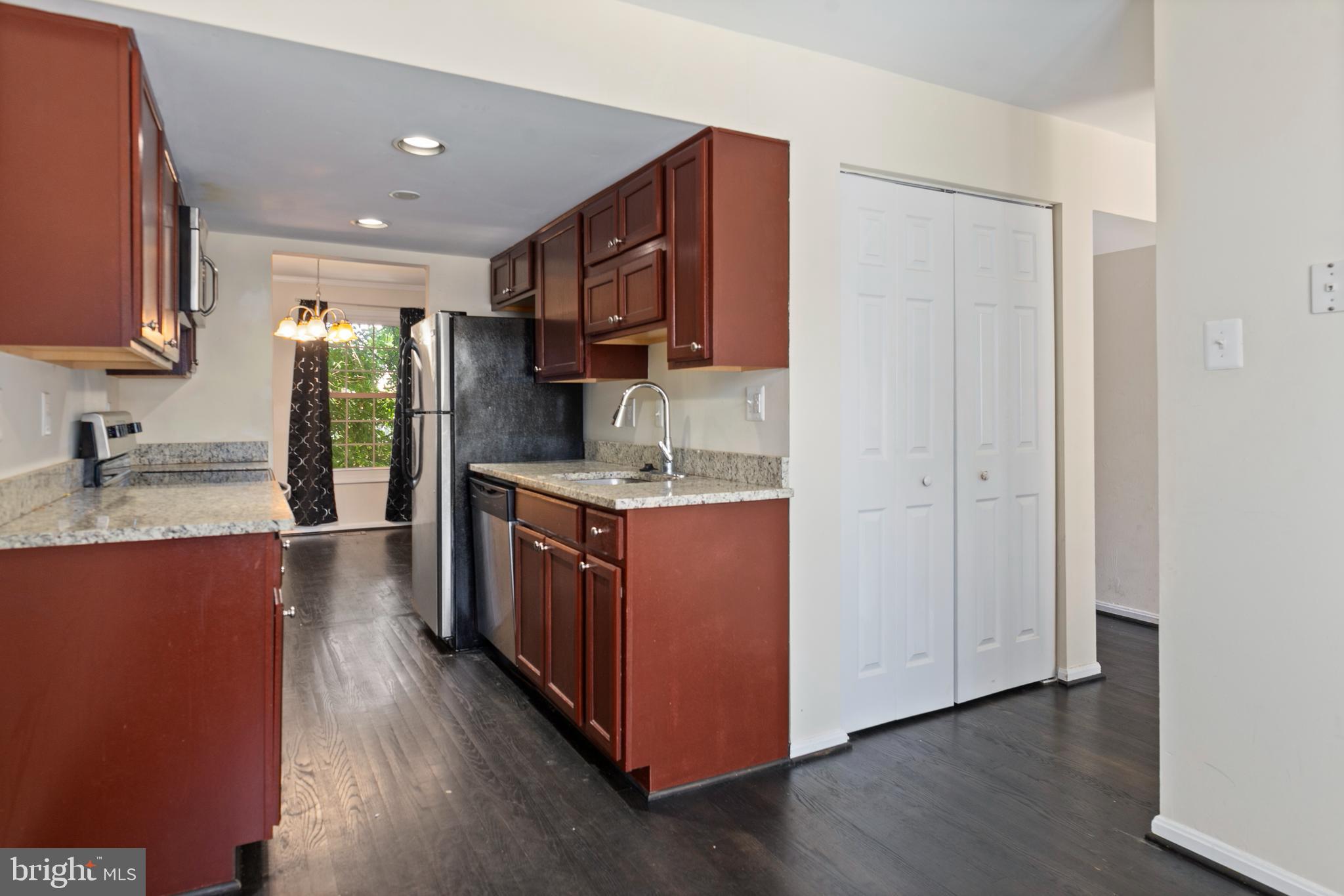 HILLCREST TOWNE - Residential