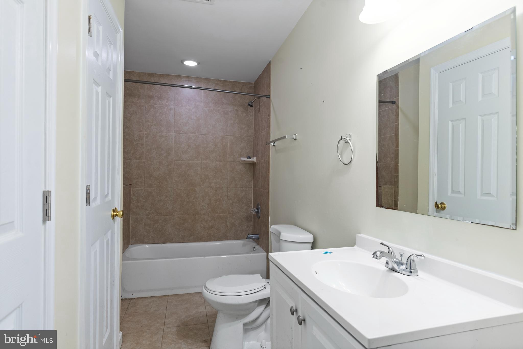 HILLCREST TOWNE - Residential