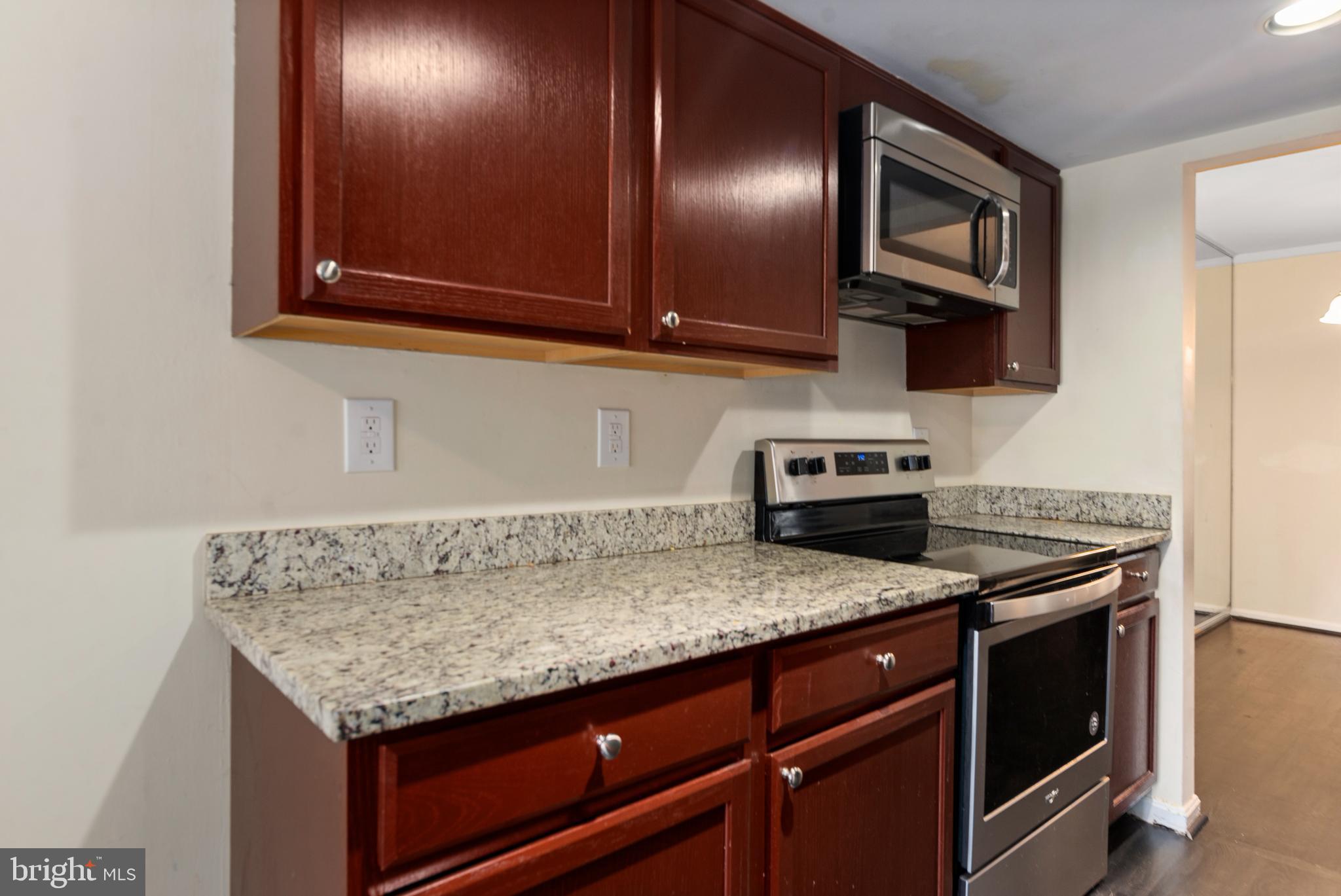 HILLCREST TOWNE - Residential