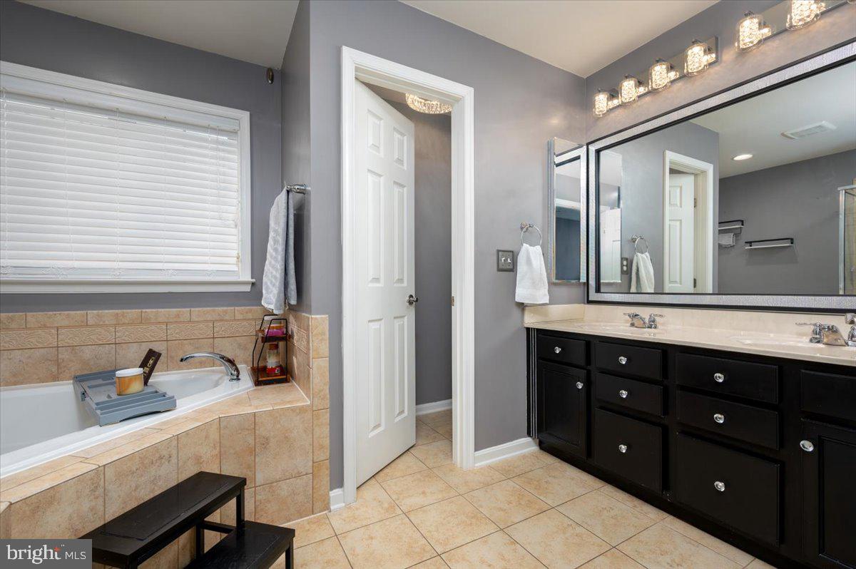 NORTH BROOK - Residential