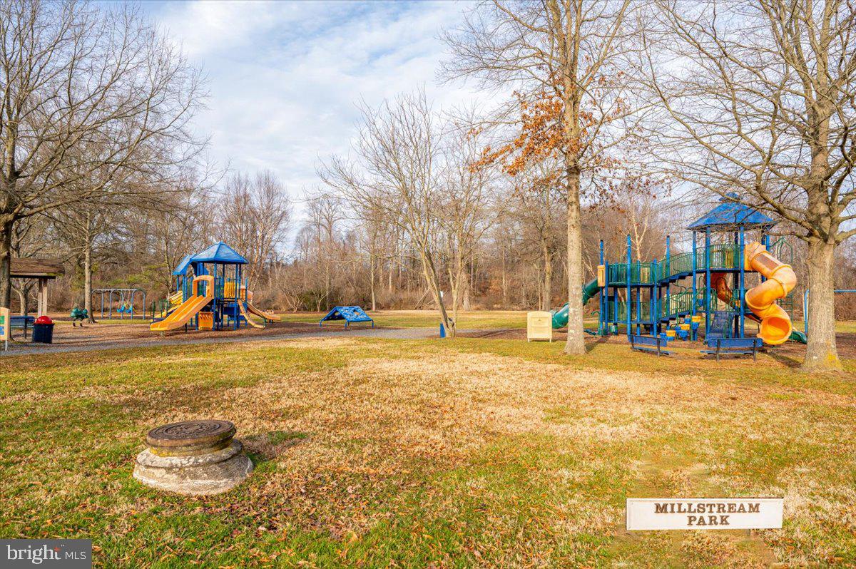 NORTH BROOK - Residential