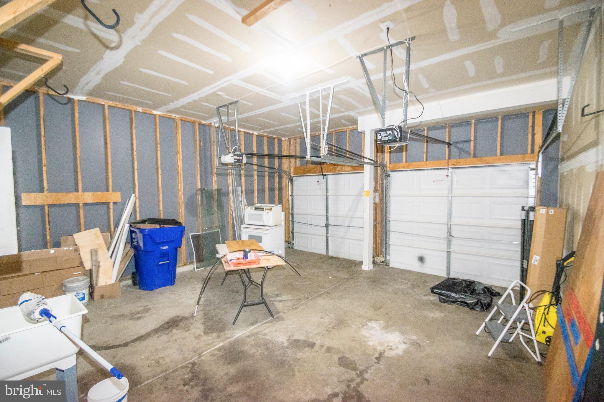 THE VILLAS AT HOLLYWOODS - Residential