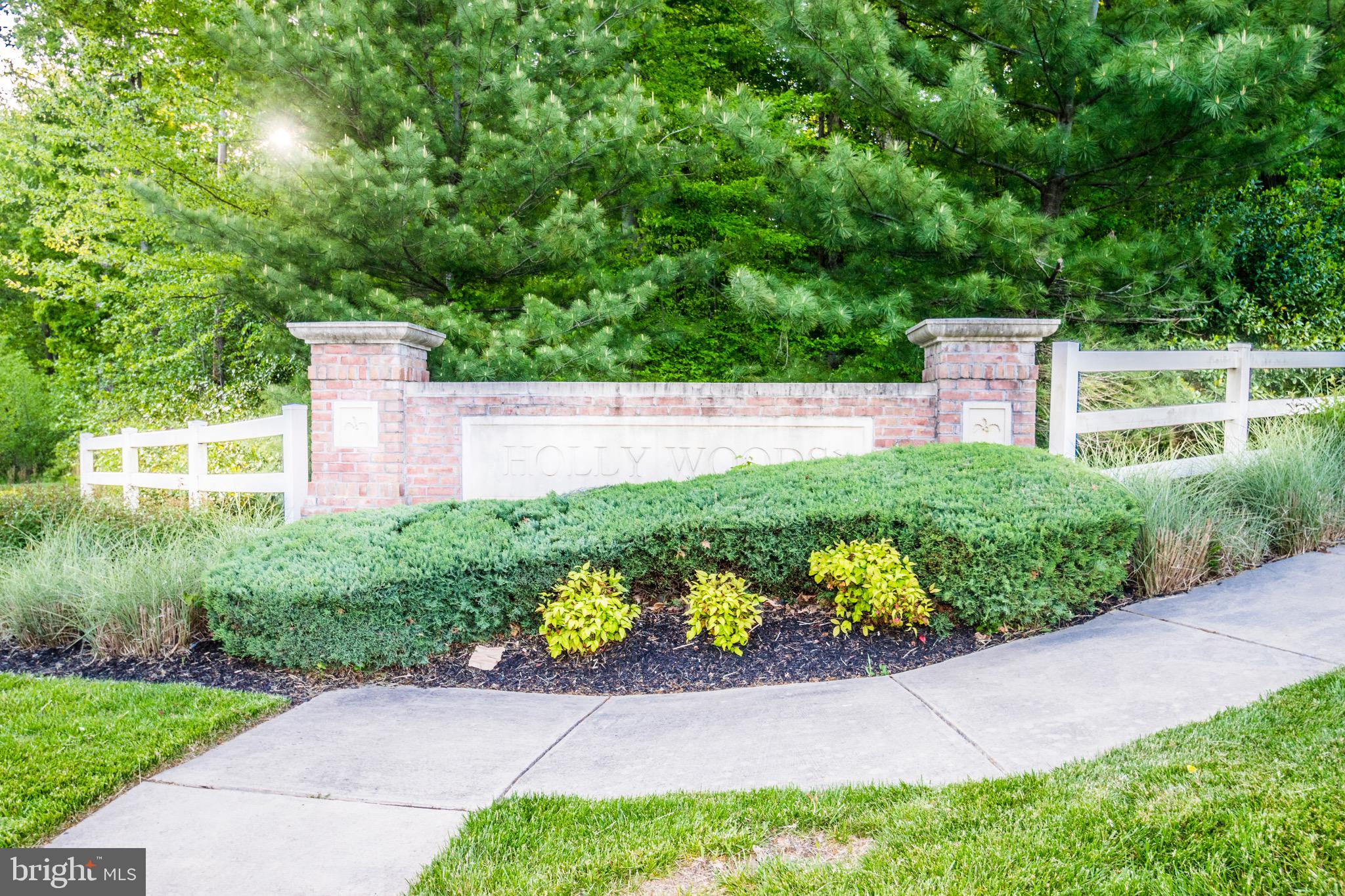 THE VILLAS AT HOLLYWOODS - Residential