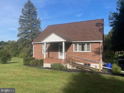 463 WHITE OAK LANE LEESPORT PA 19533