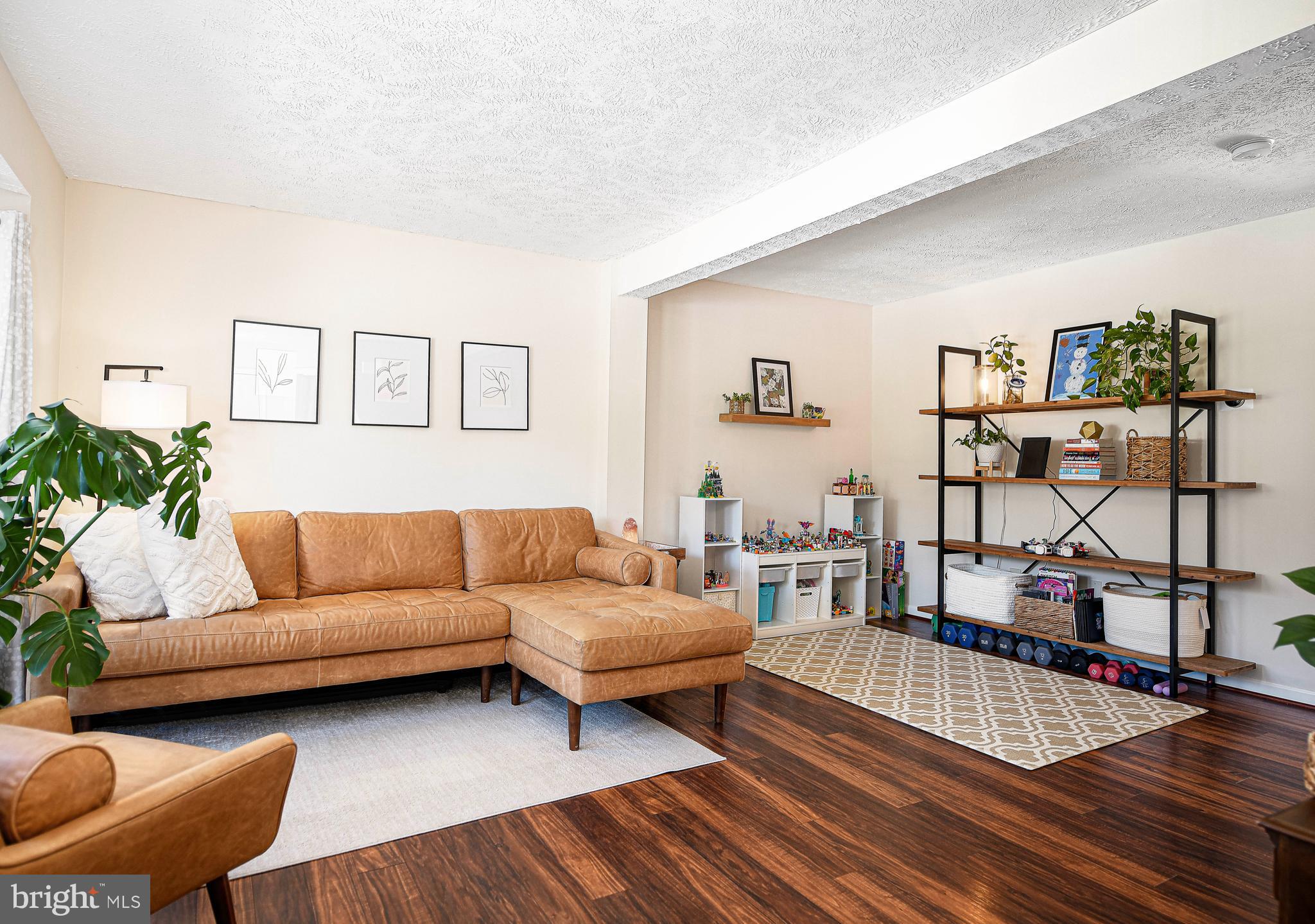 VILLAGE OF THOMAS RUN - Residential