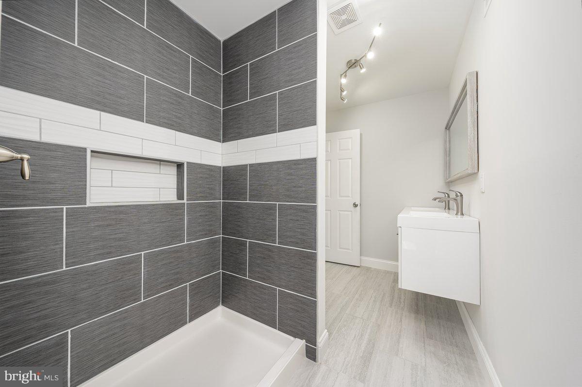 BARCLAY - GREENMOUNT - Residential