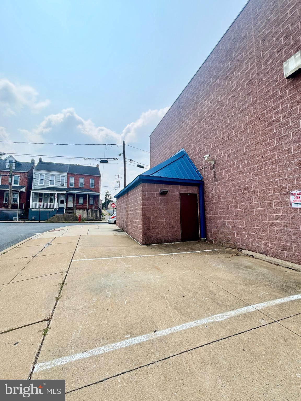 WEST END LANCASTER - Commercial Lease