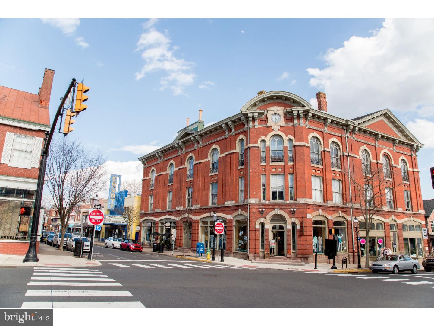 VALLEY HOUSE - Residential