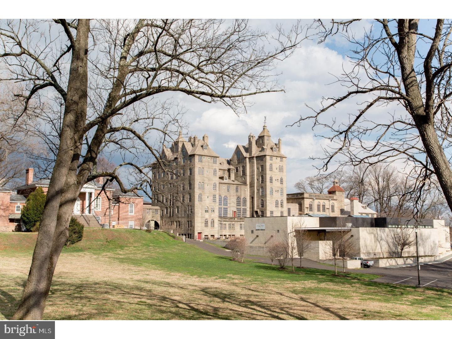 VALLEY HOUSE - Residential