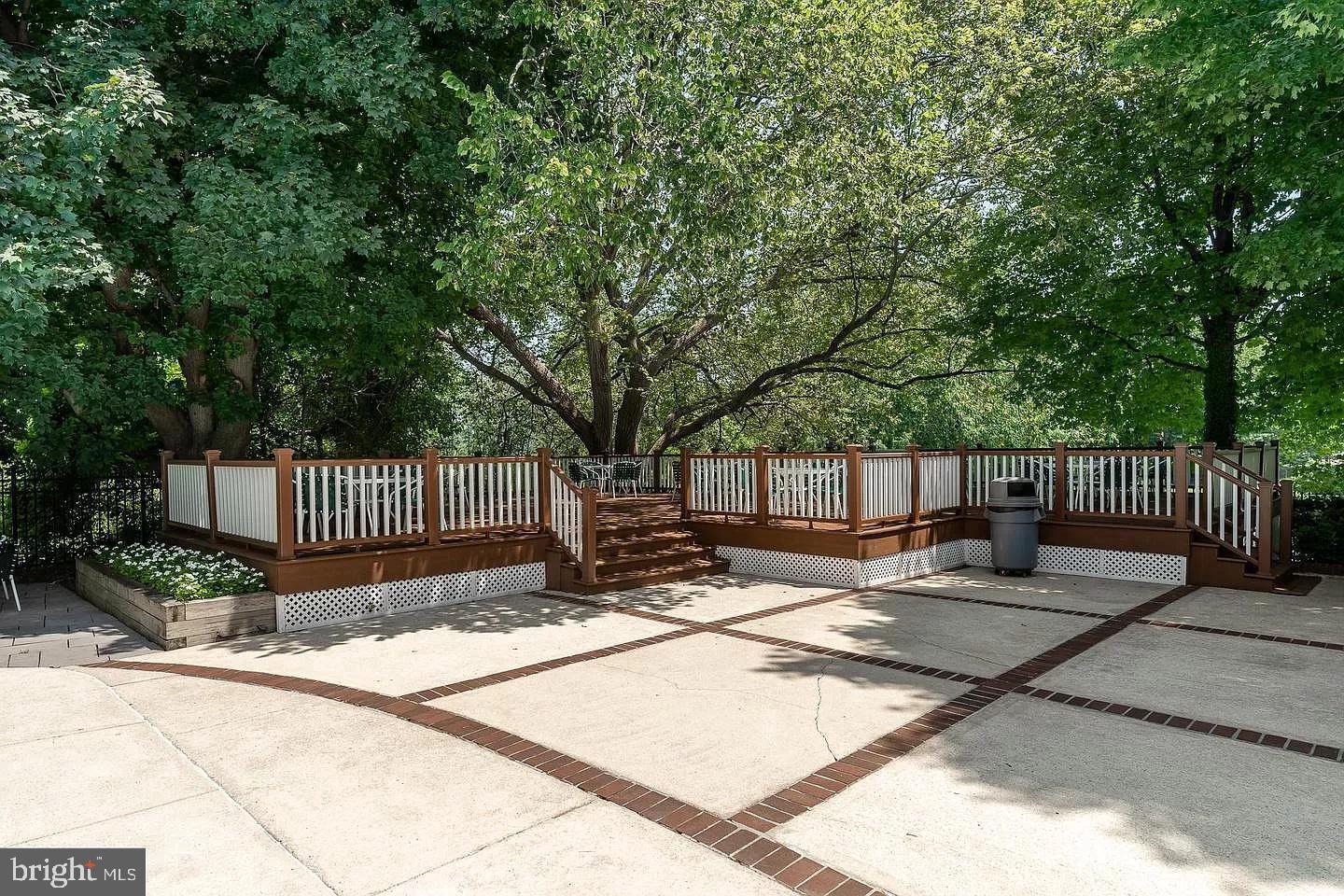 OAK HILL - Residential