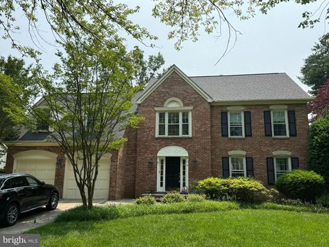 Photo of 904 White Pine Place, POTOMAC, MD 20854 (MLS # MDMC2184268)
