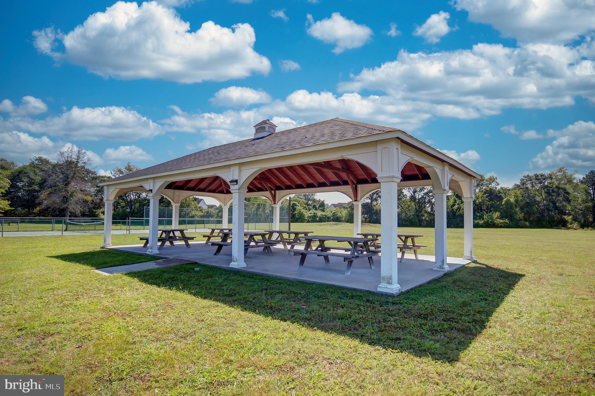 HARBOR POINTE - Residential