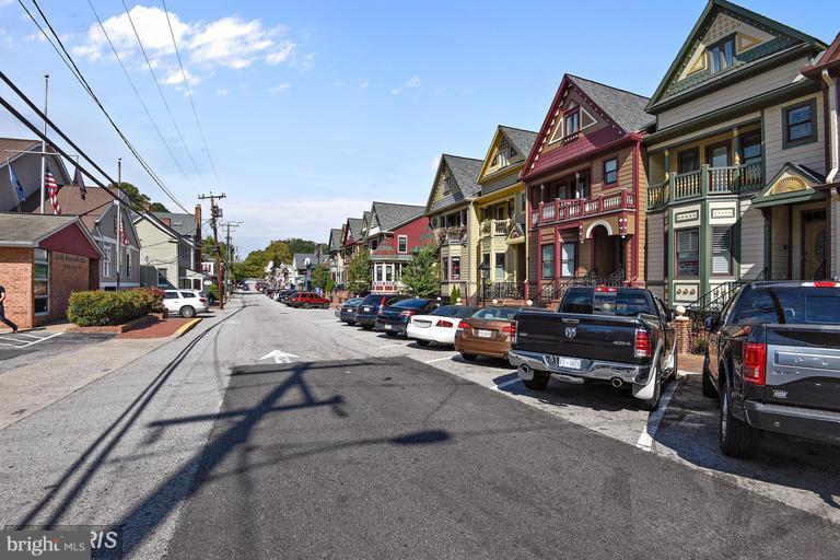 THE HOLLOWS - Residential