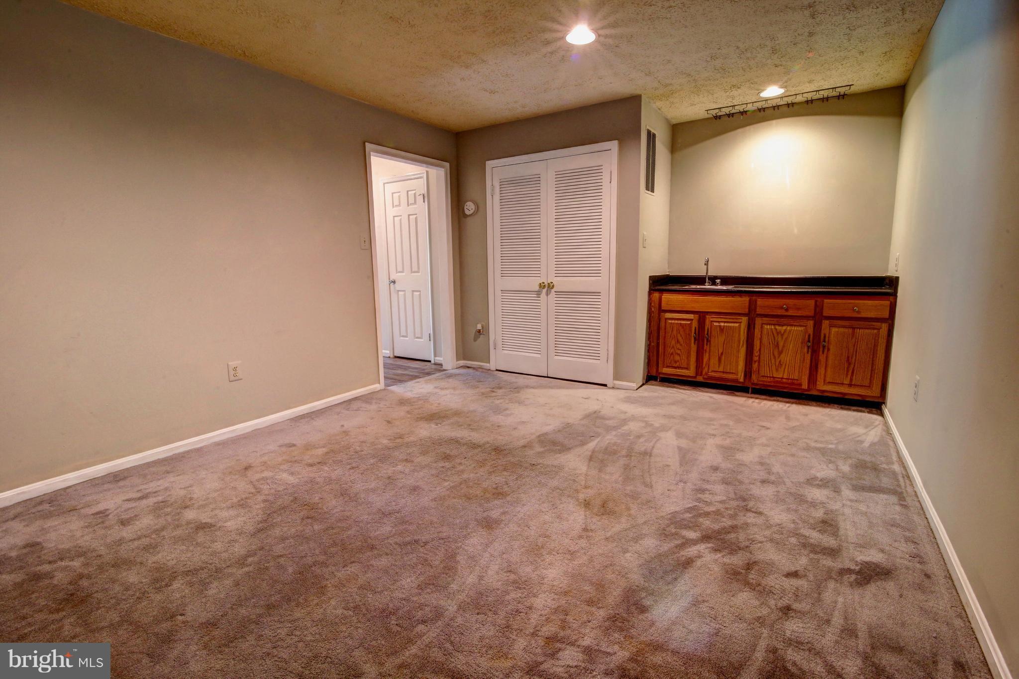 THE HOLLOWS - Residential