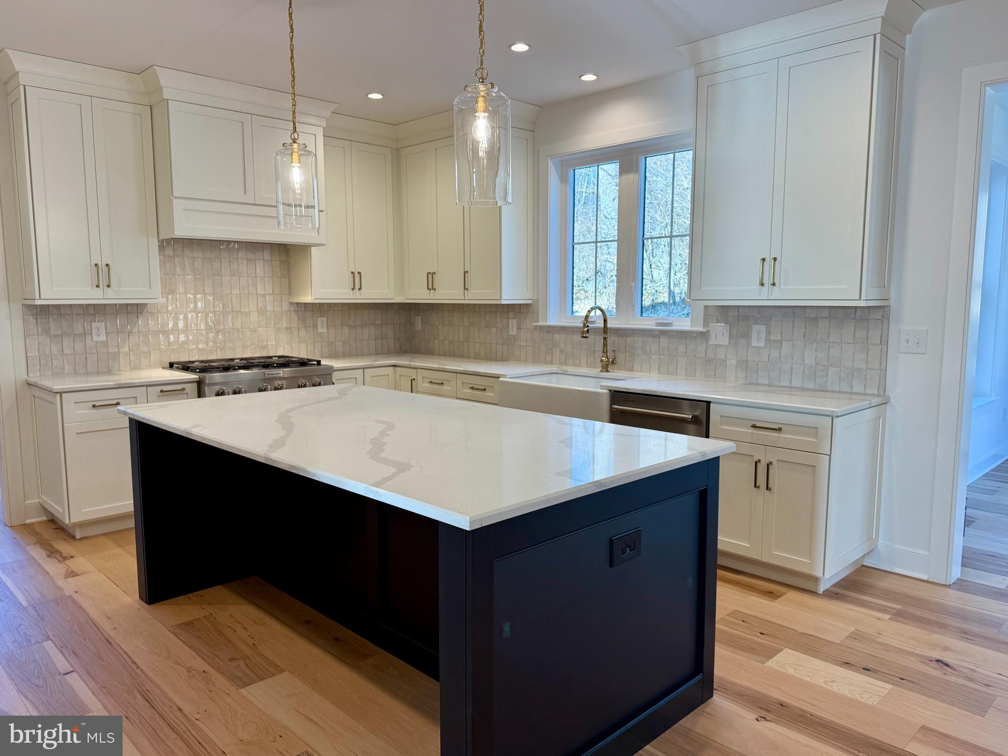 151 LEXINGTON MANOR LOT 10