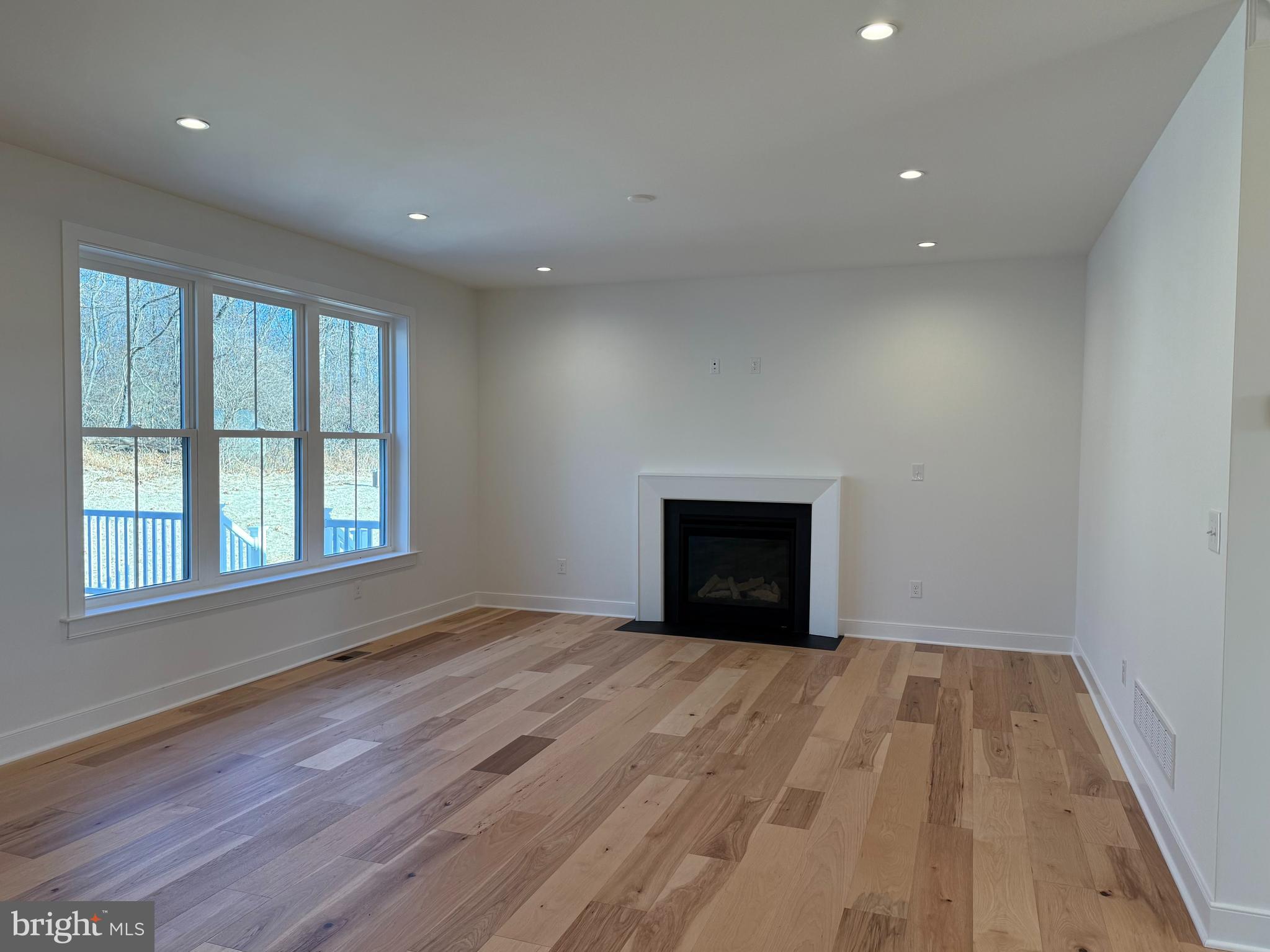 151 LEXINGTON MANOR LOT 10