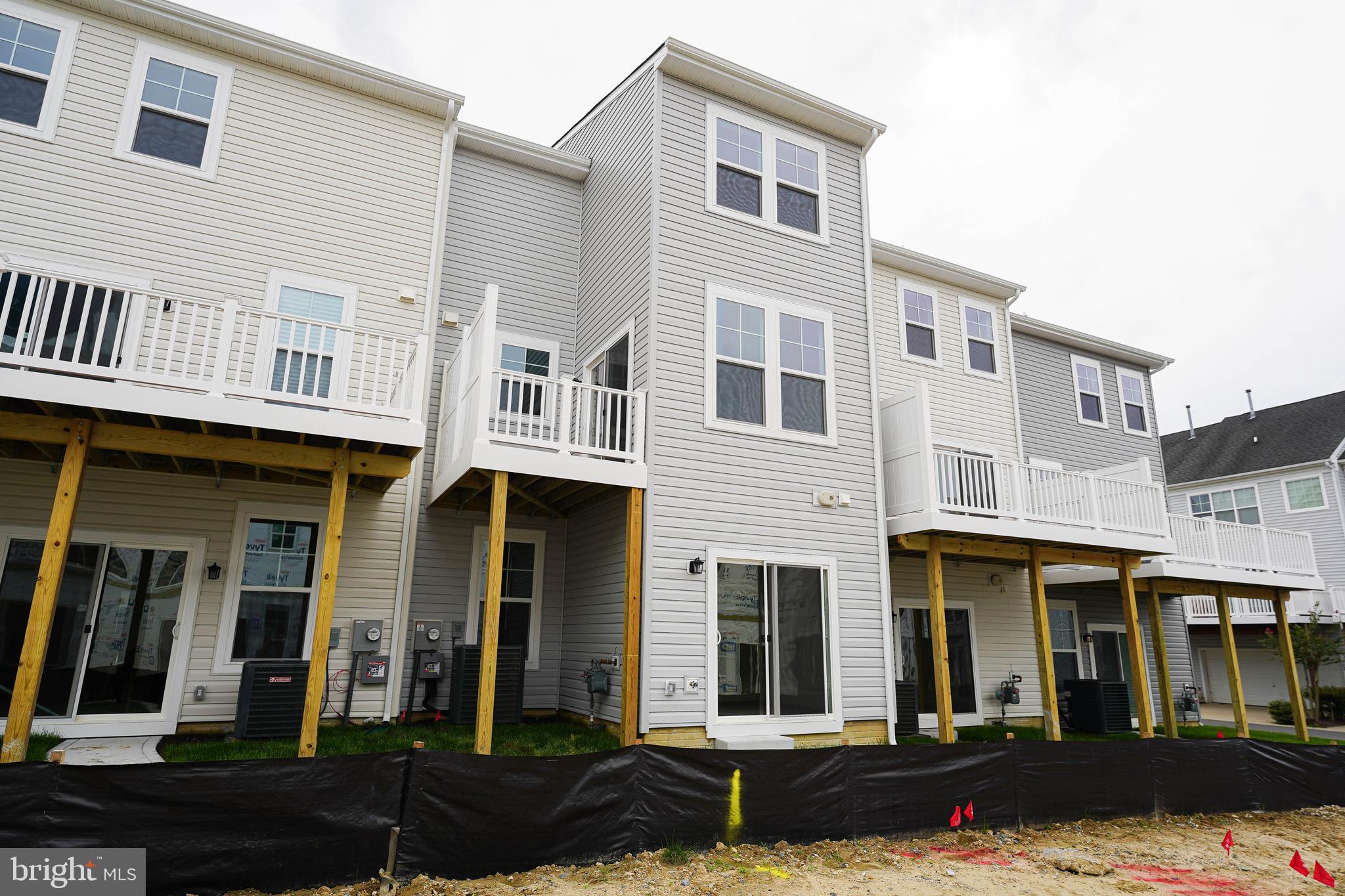 DEEP HARBOUR - Residential Lease