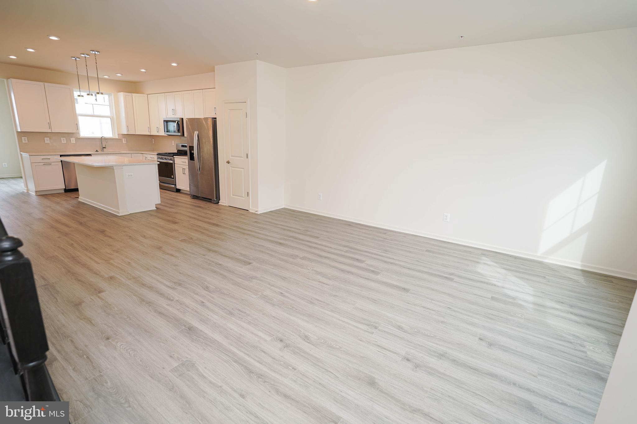 DEEP HARBOUR - Residential Lease