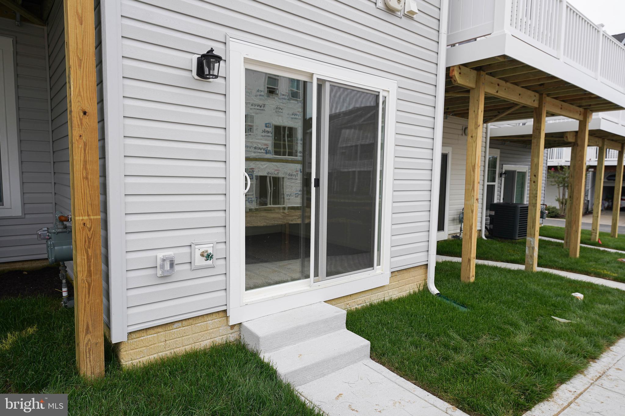 DEEP HARBOUR - Residential Lease