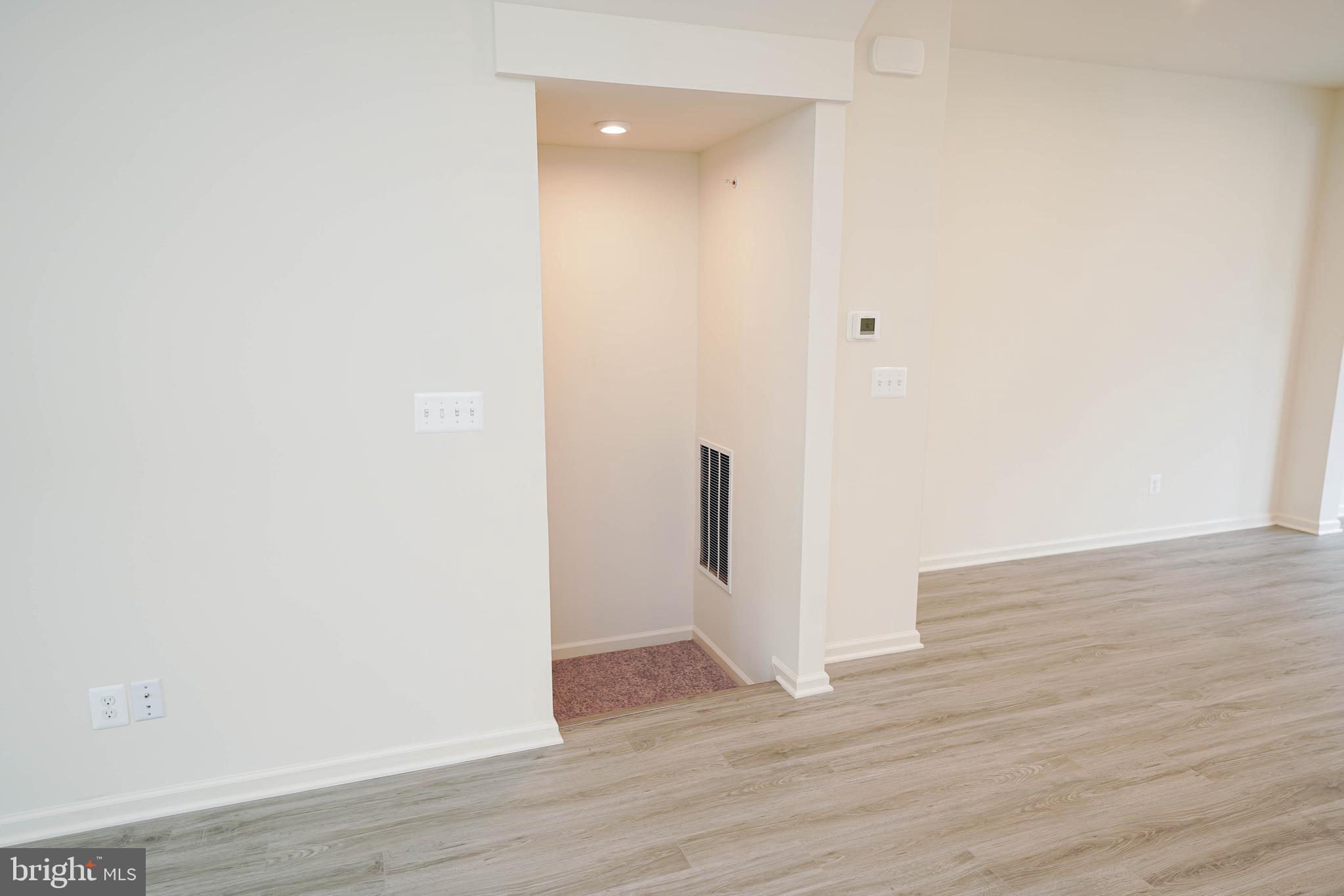 DEEP HARBOUR - Residential Lease