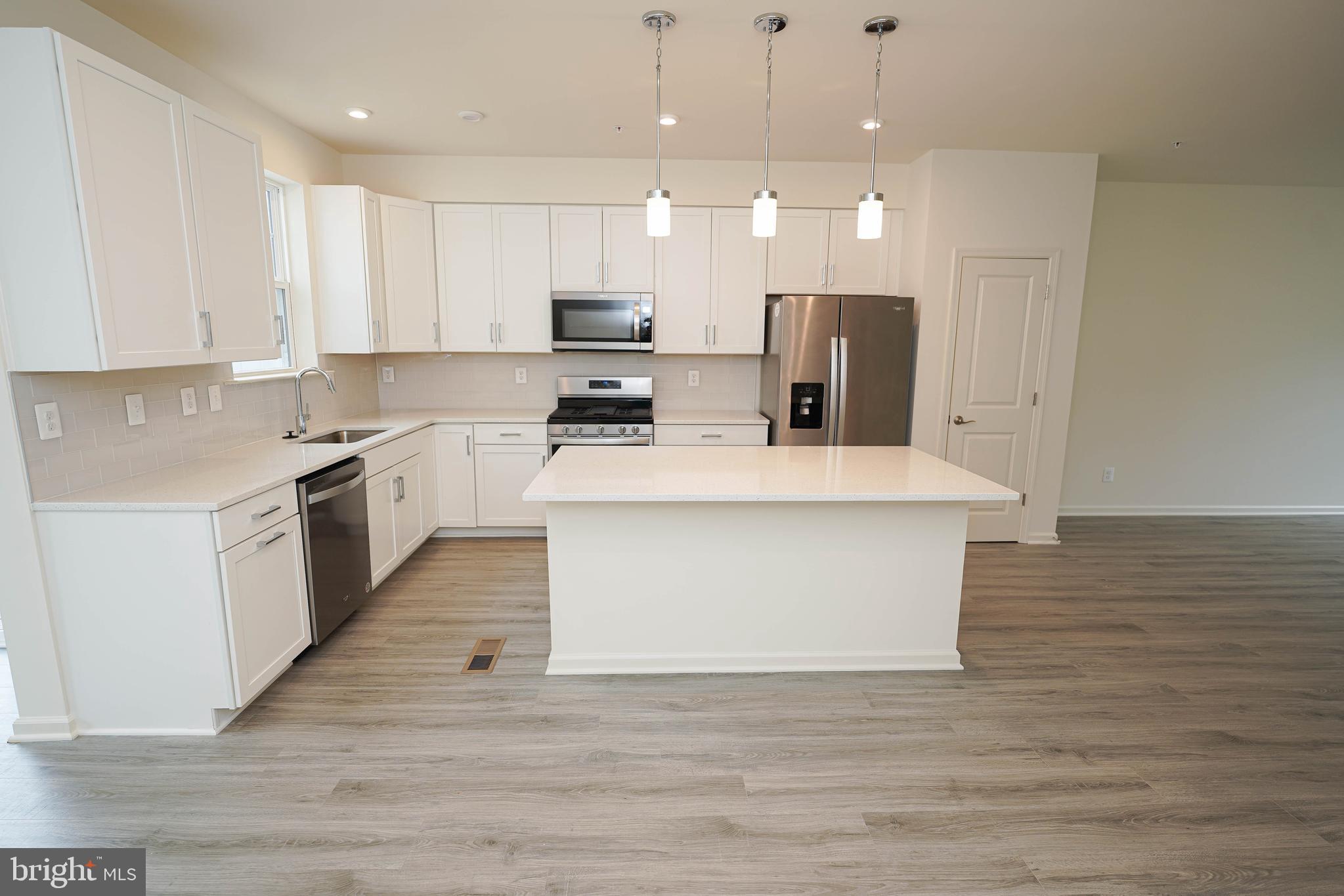 DEEP HARBOUR - Residential Lease