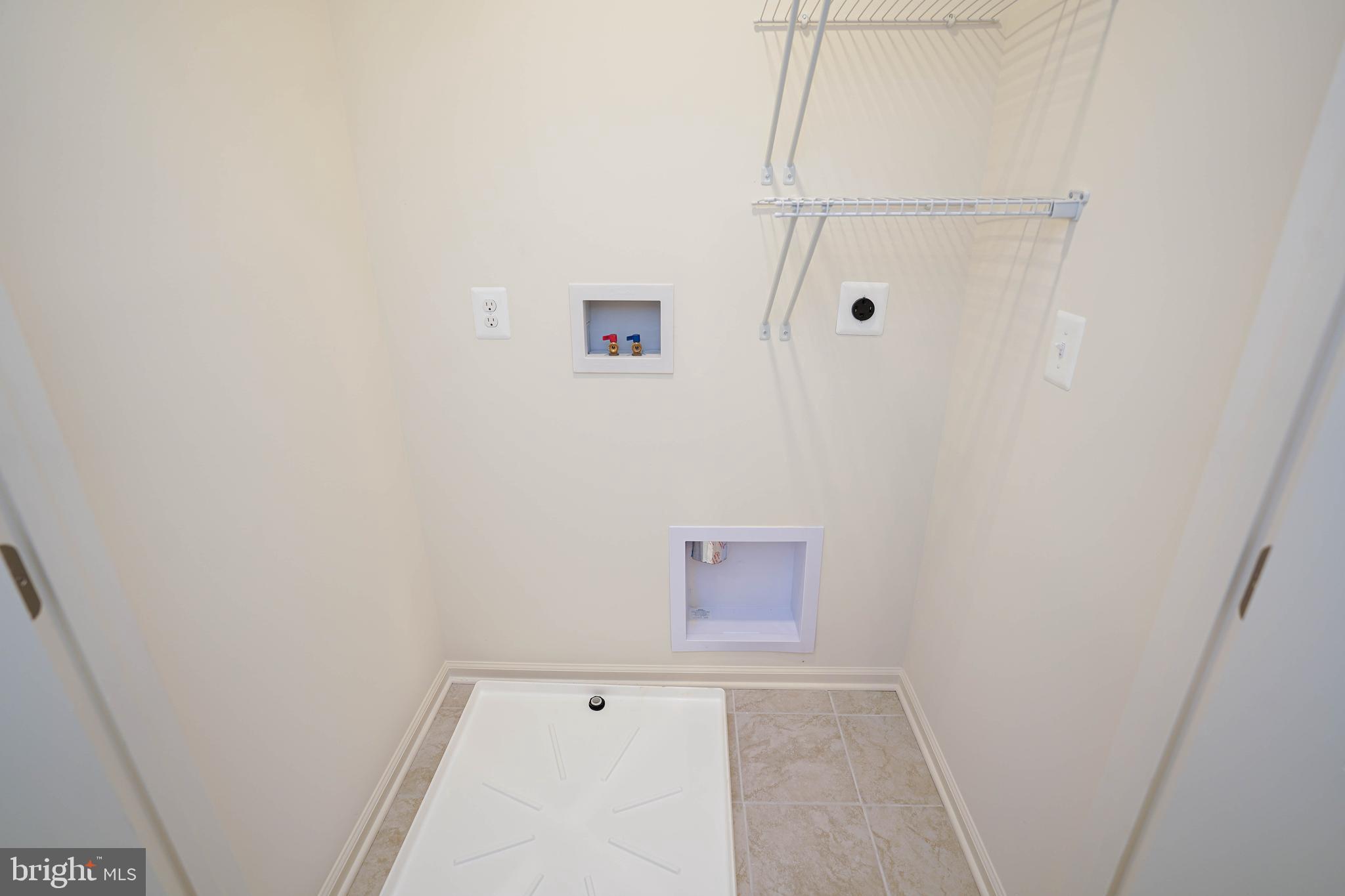 DEEP HARBOUR - Residential Lease