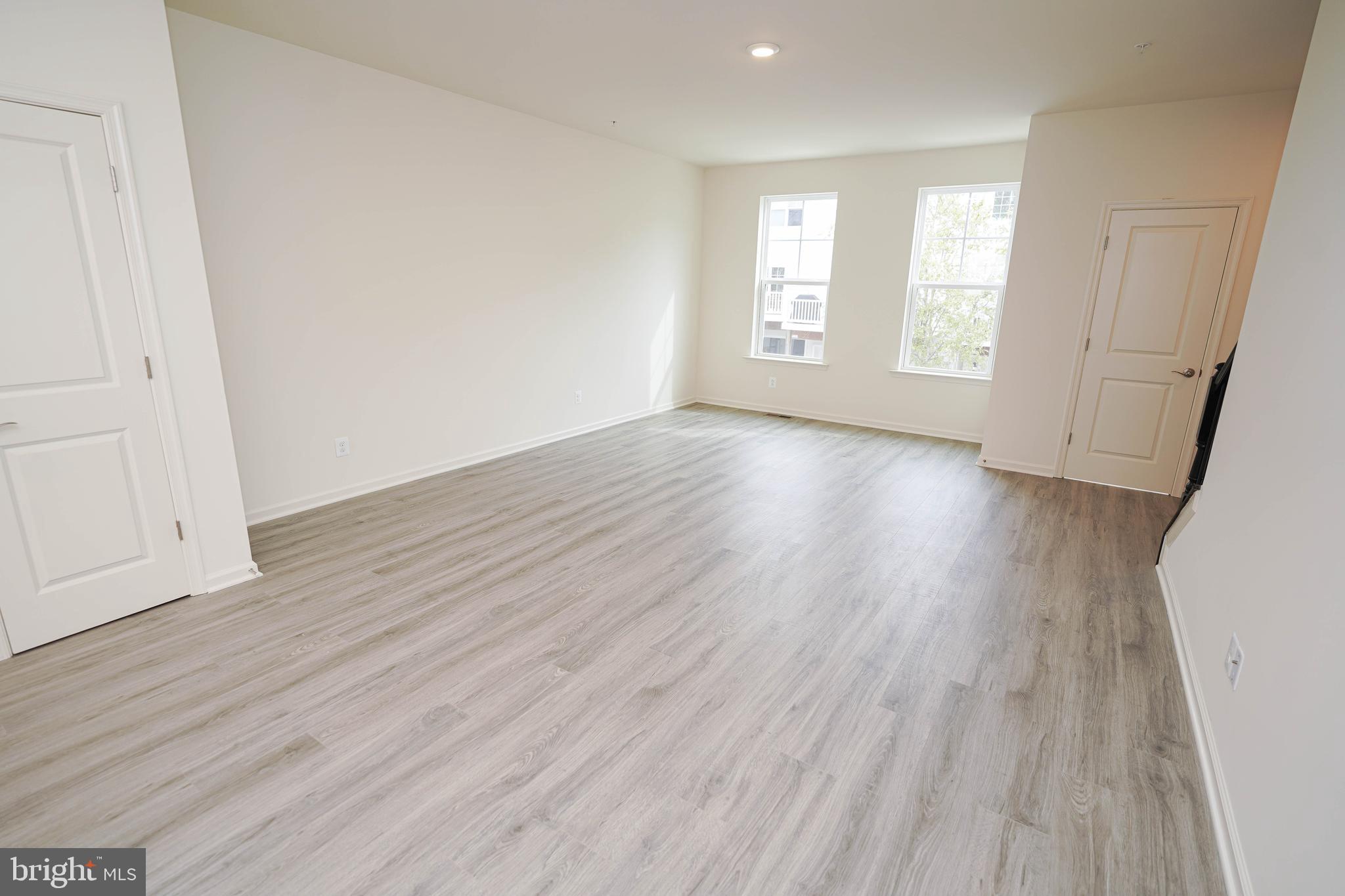 DEEP HARBOUR - Residential Lease