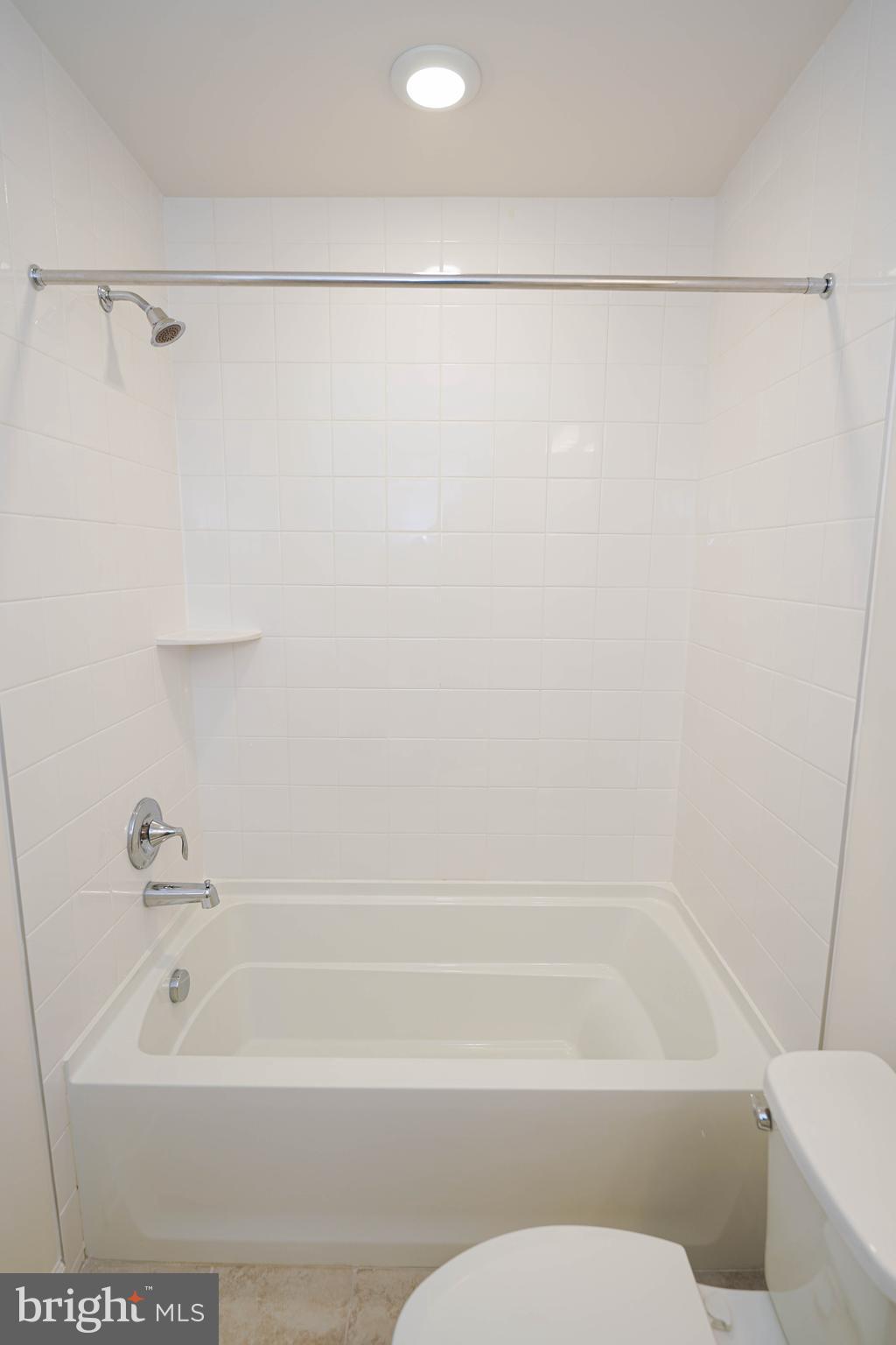 DEEP HARBOUR - Residential Lease