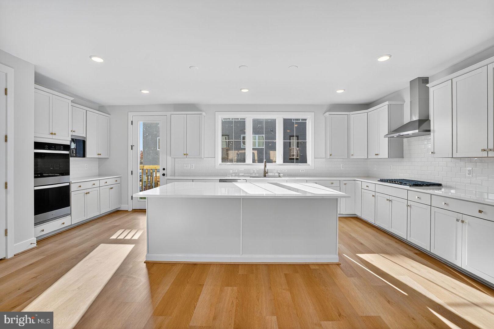 42139 GILDED STONE TERRACE