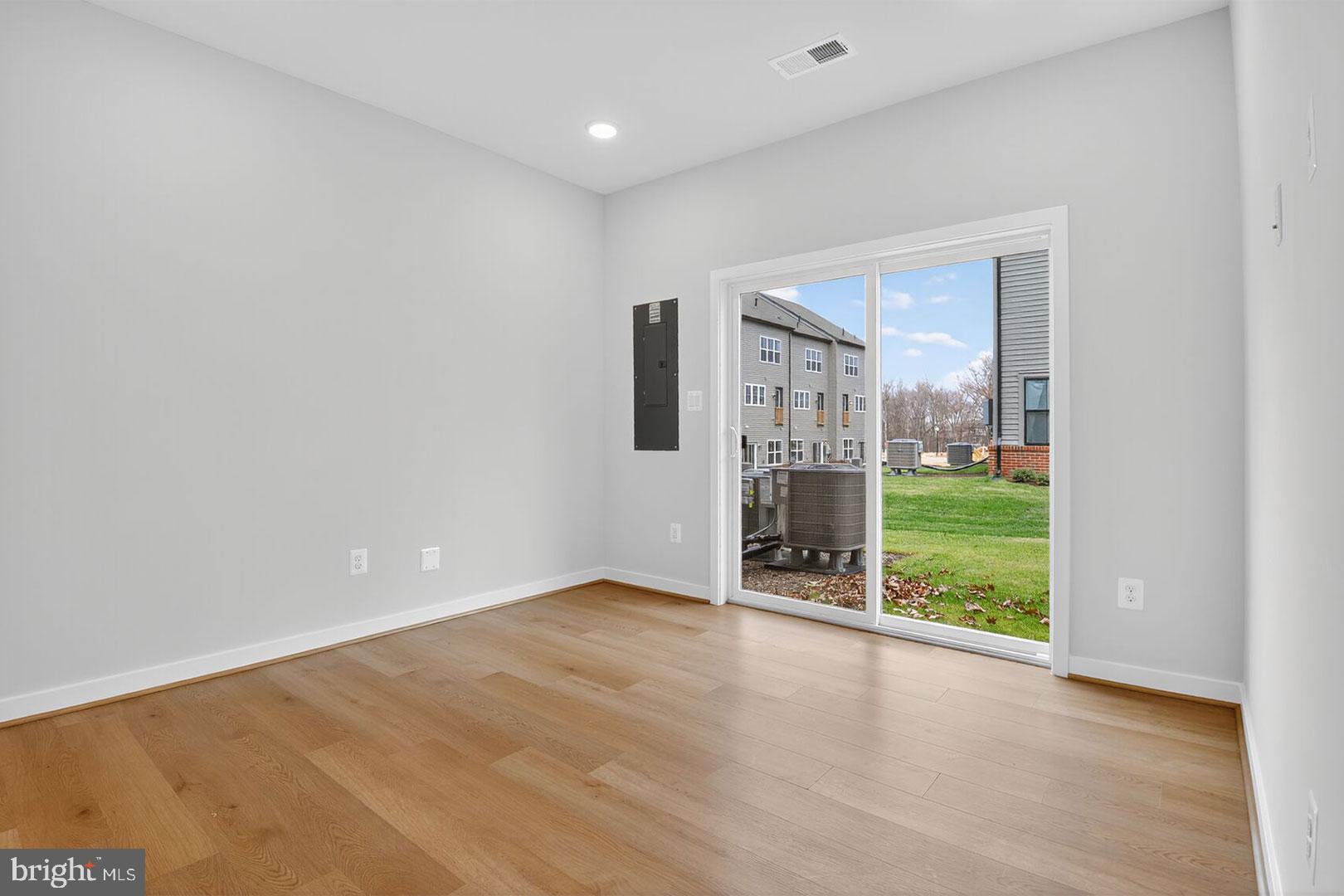 BRAMBLETON - Residential