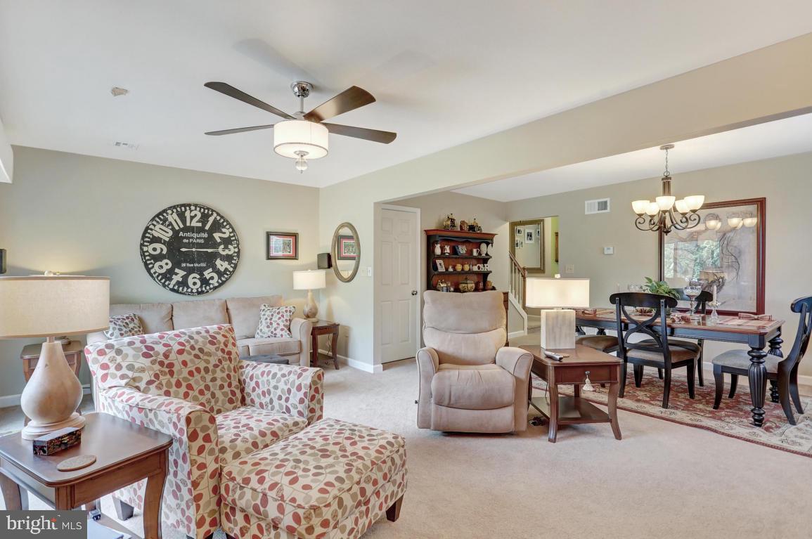 WOODS EDGE - Residential