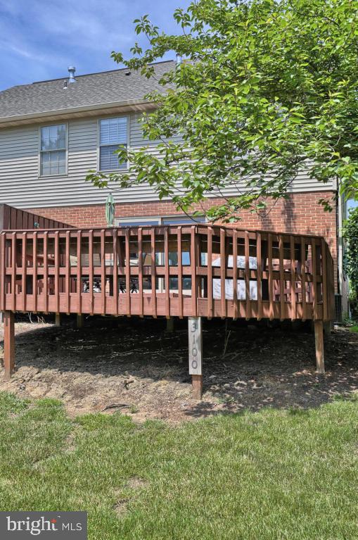 WOODS EDGE - Residential
