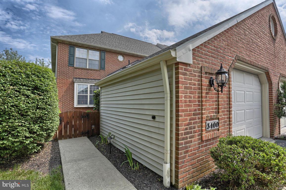 WOODS EDGE - Residential