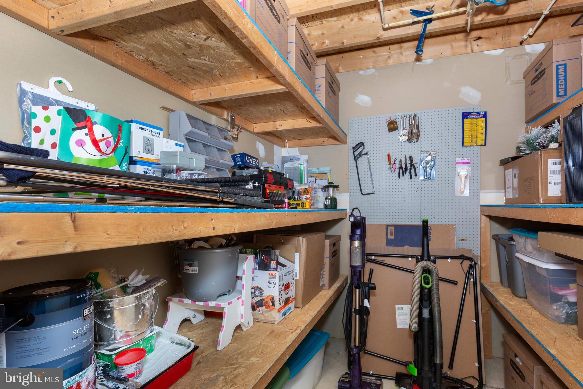 ROBERTS FIELD - Residential