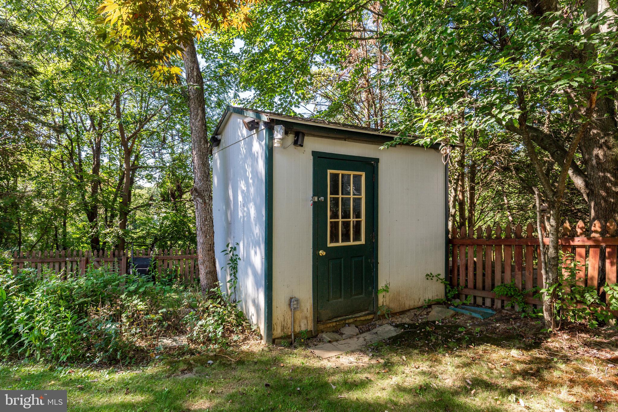 ROBERTS FIELD - Residential