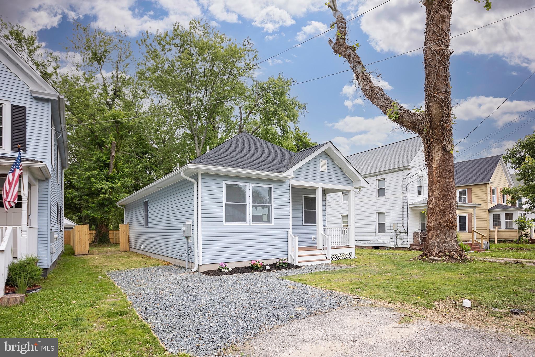 1207 RACE STREET