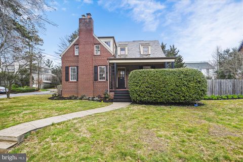 Photo of 4623 MORGAN DR, CHEVY CHASE, MD 20815 (MLS # MDMC2085966)