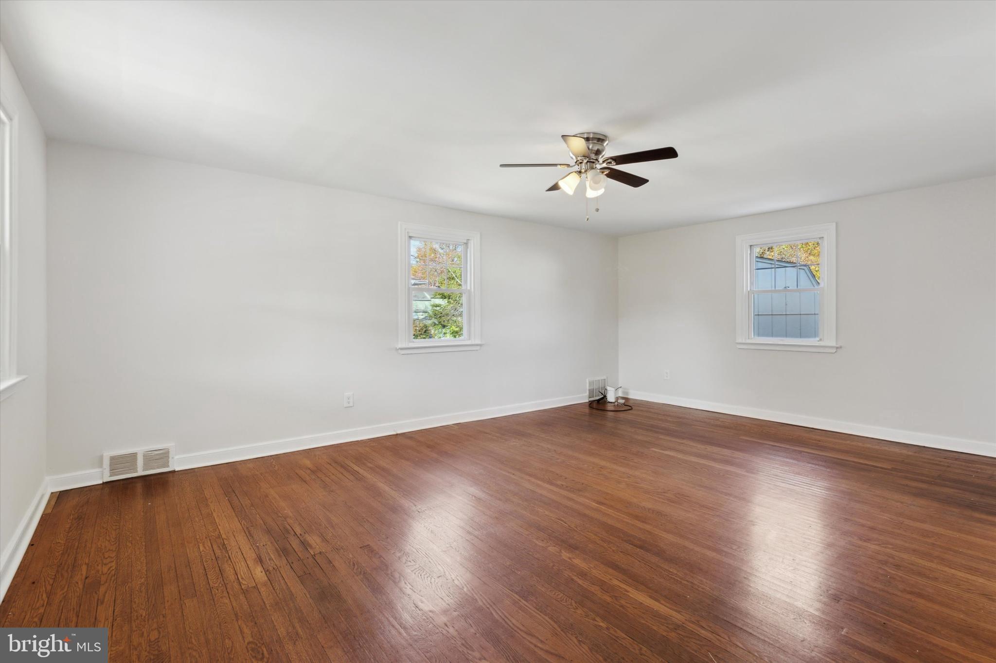 ROSLYN - Residential