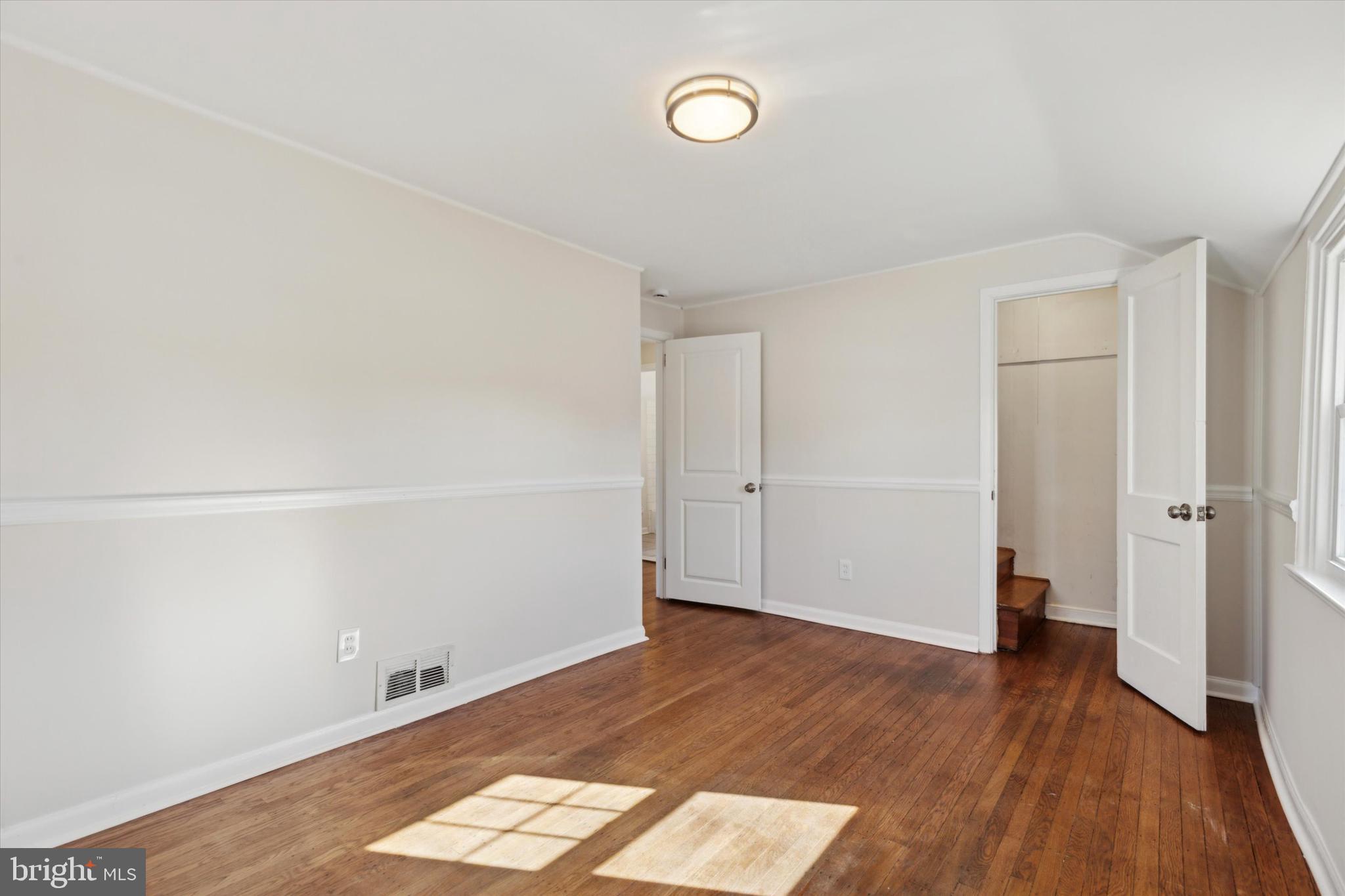 ROSLYN - Residential