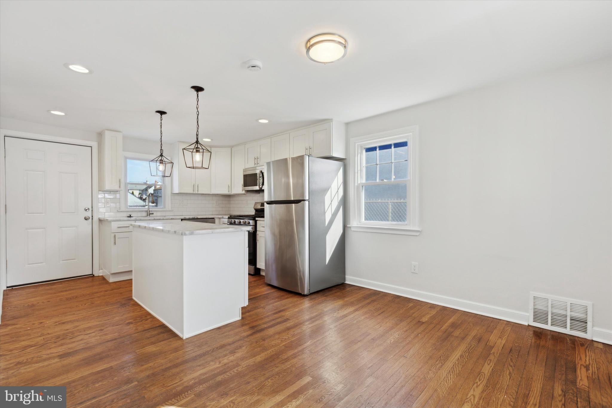 ROSLYN - Residential