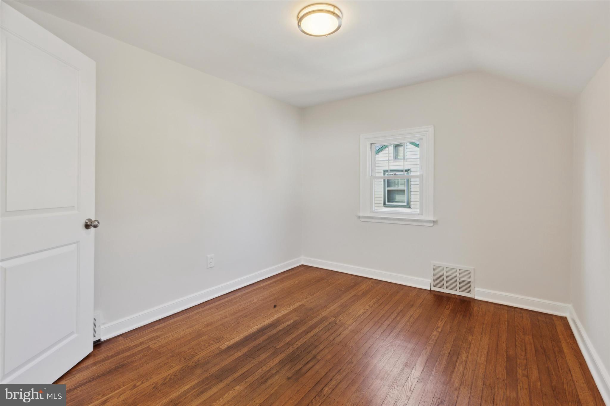 ROSLYN - Residential