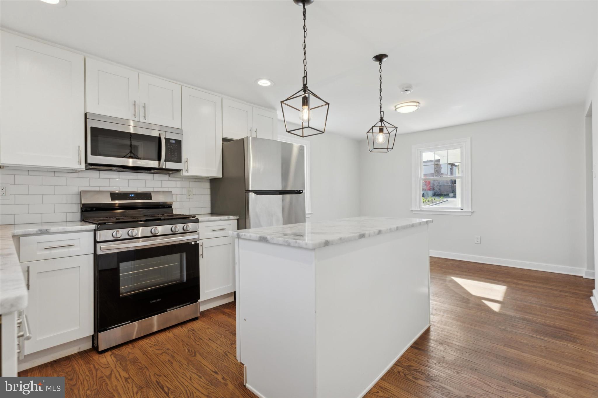 ROSLYN - Residential