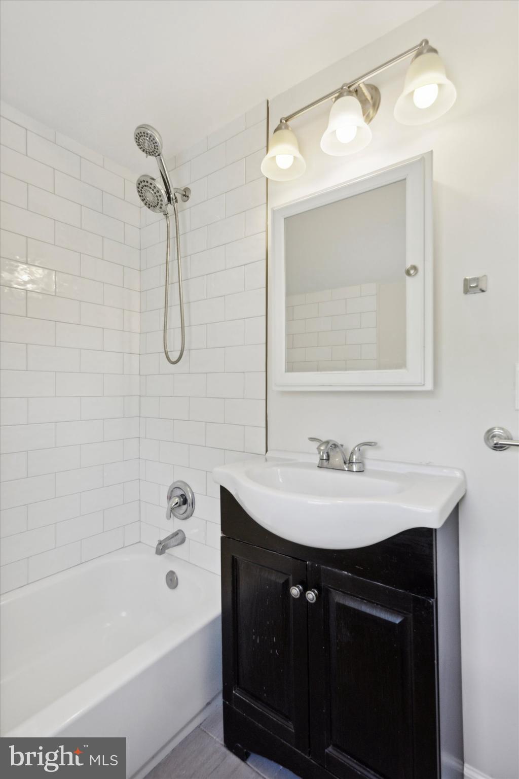 ROSLYN - Residential