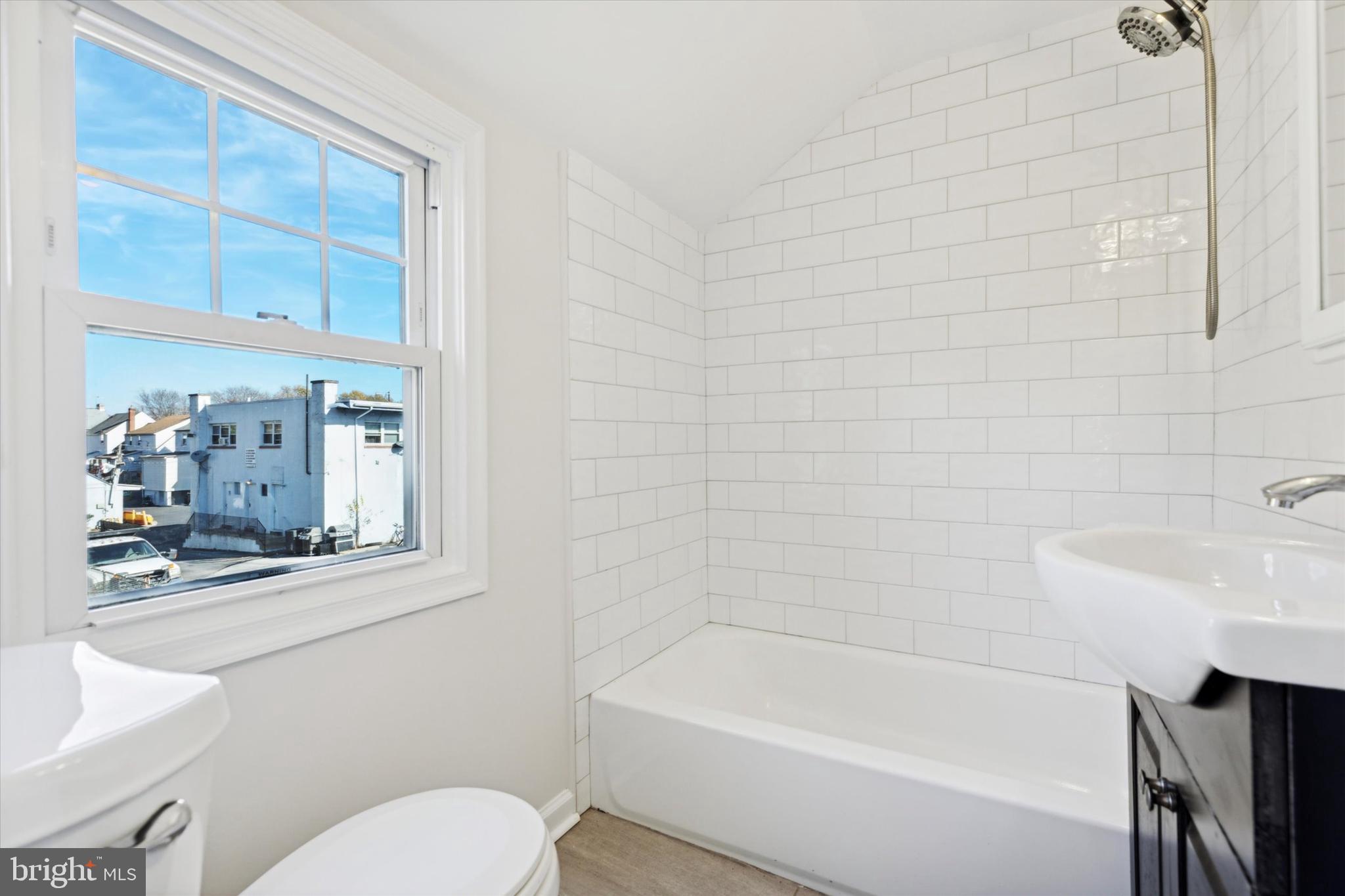 ROSLYN - Residential